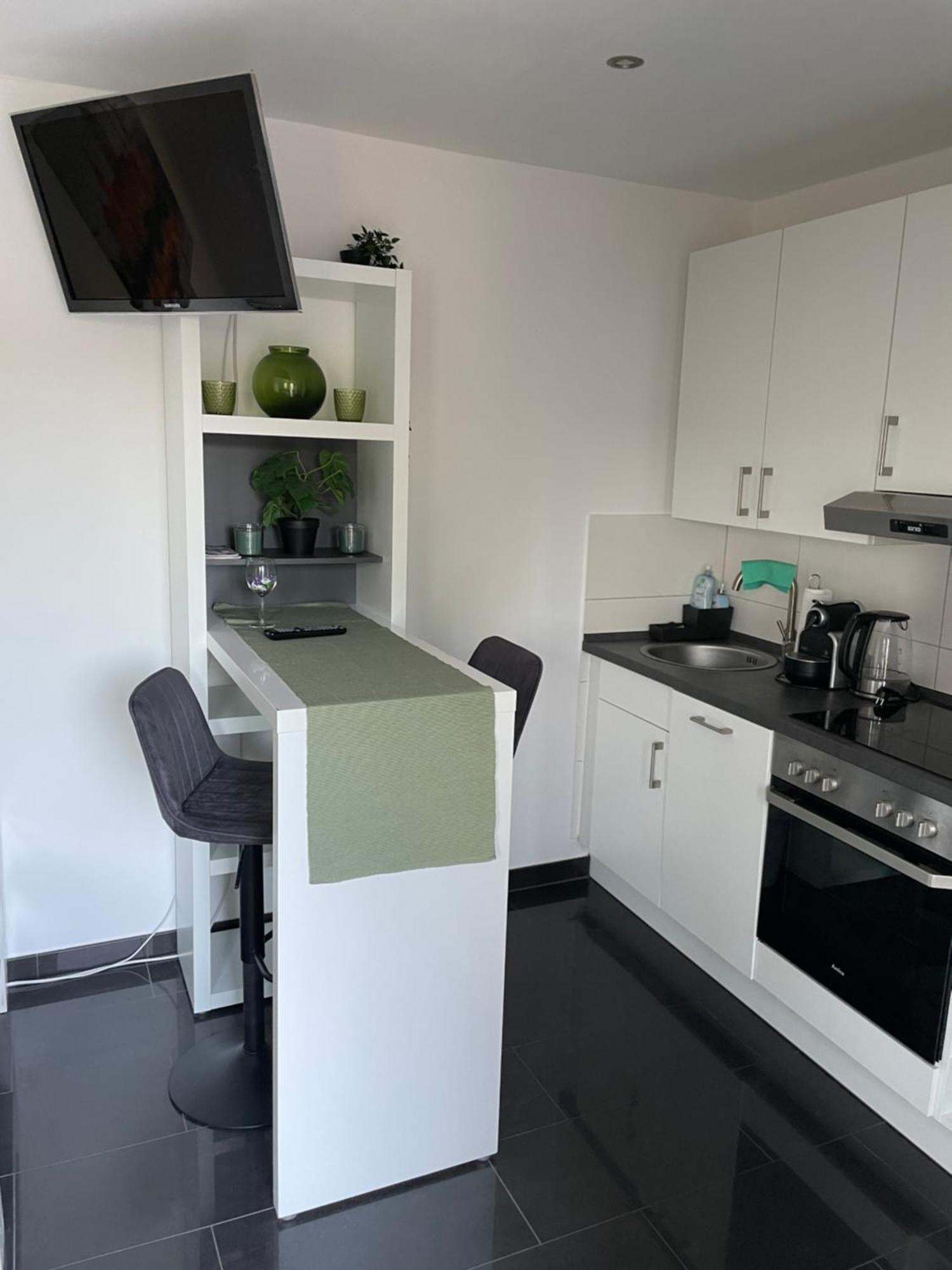 Ferienwohnung Mit Fussbodenheizung Nahe Messe, Gratis Parkplatz Und Abstellplatz E - Bike Hannover Buitenkant foto